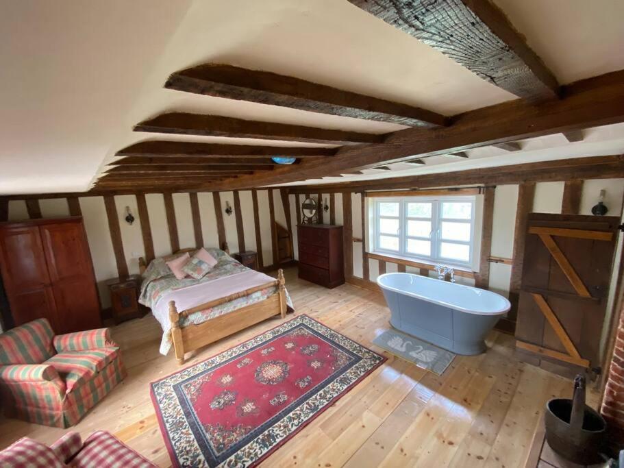 A Newly Renovated, Cosy Escape In The Beautiful Shepherd'S Cottage Dereham Ngoại thất bức ảnh